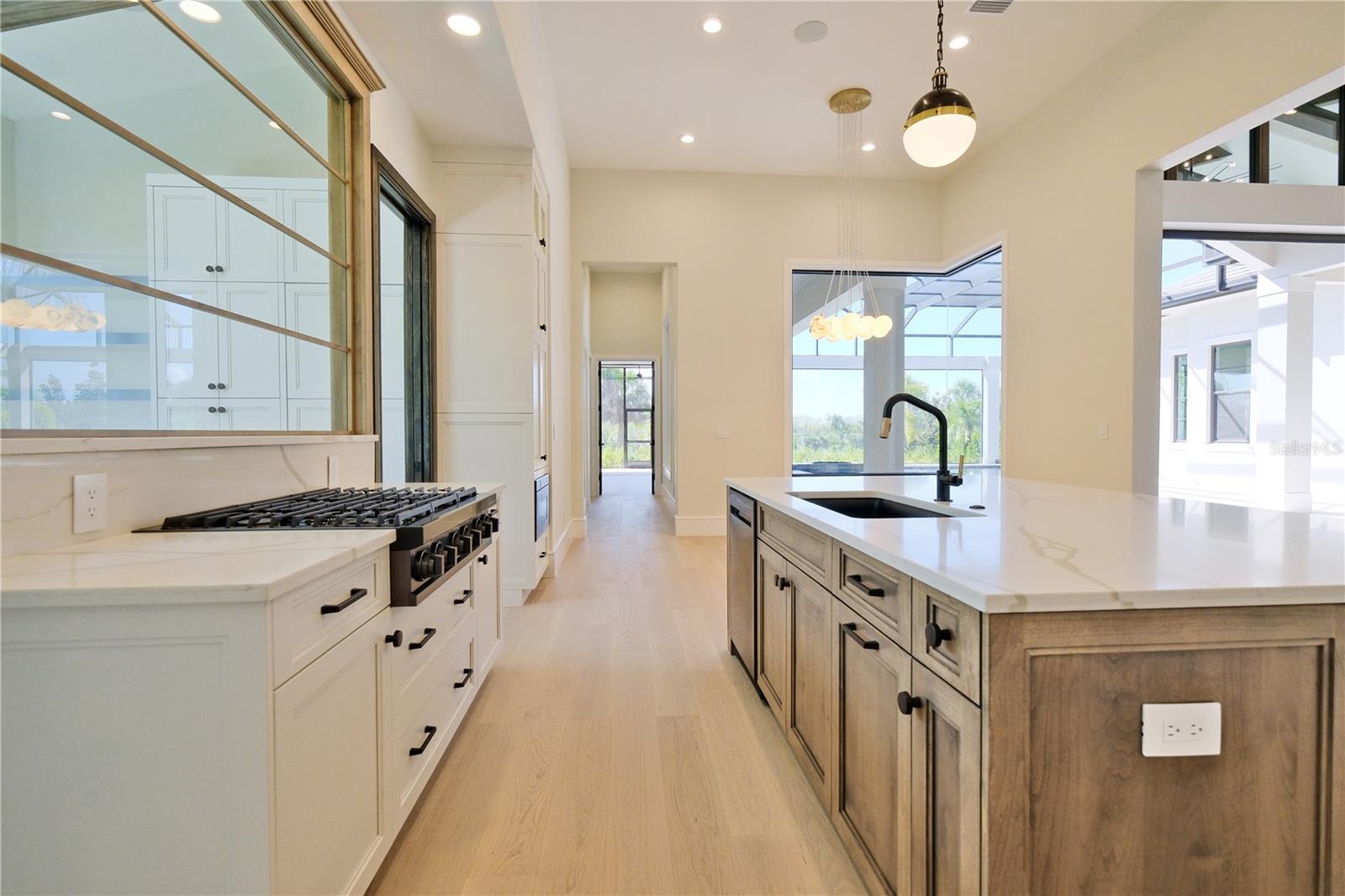 LAKE CLUB - Residential