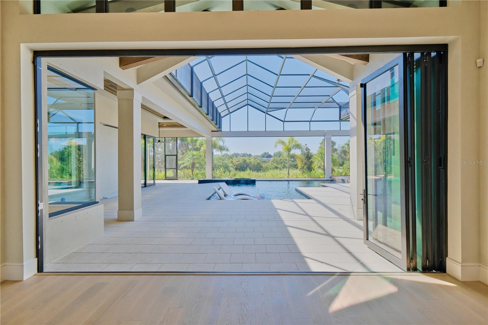 LAKE CLUB - Residential