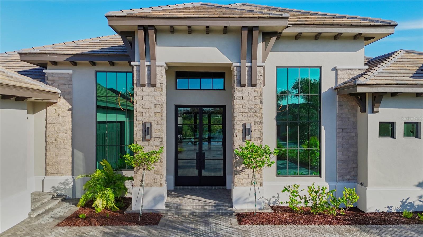 LAKE CLUB - Residential