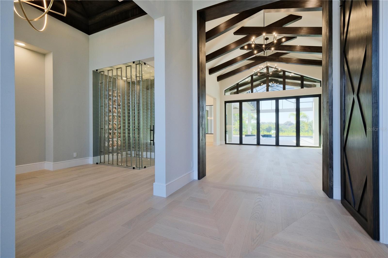 LAKE CLUB - Residential