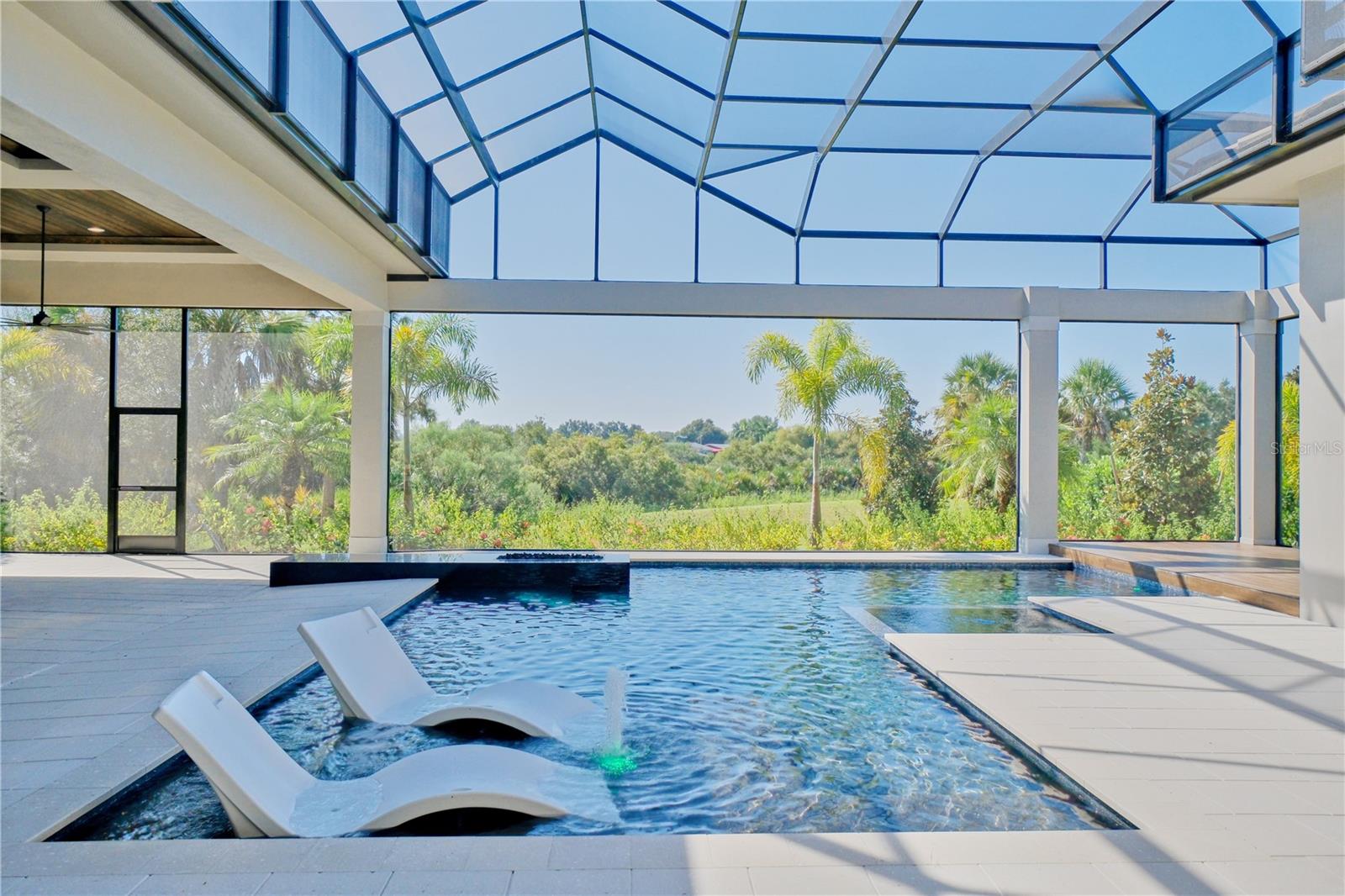 LAKE CLUB - Residential