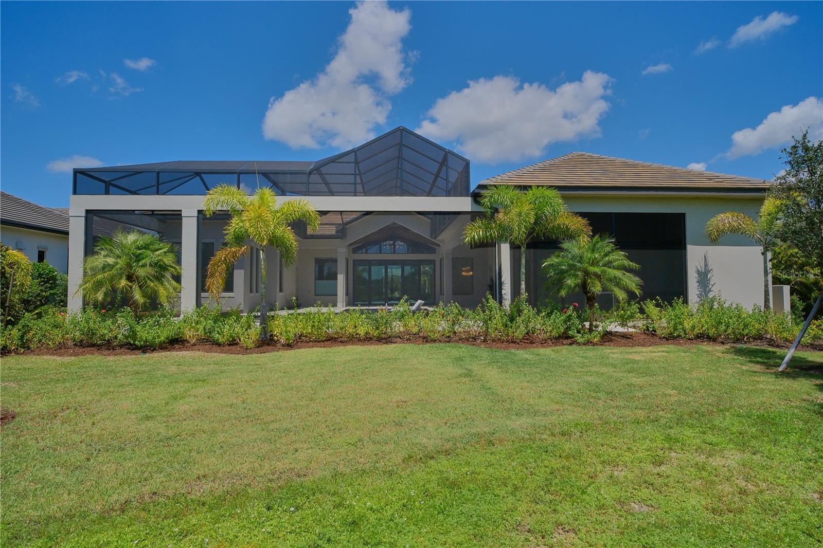 LAKE CLUB - Residential