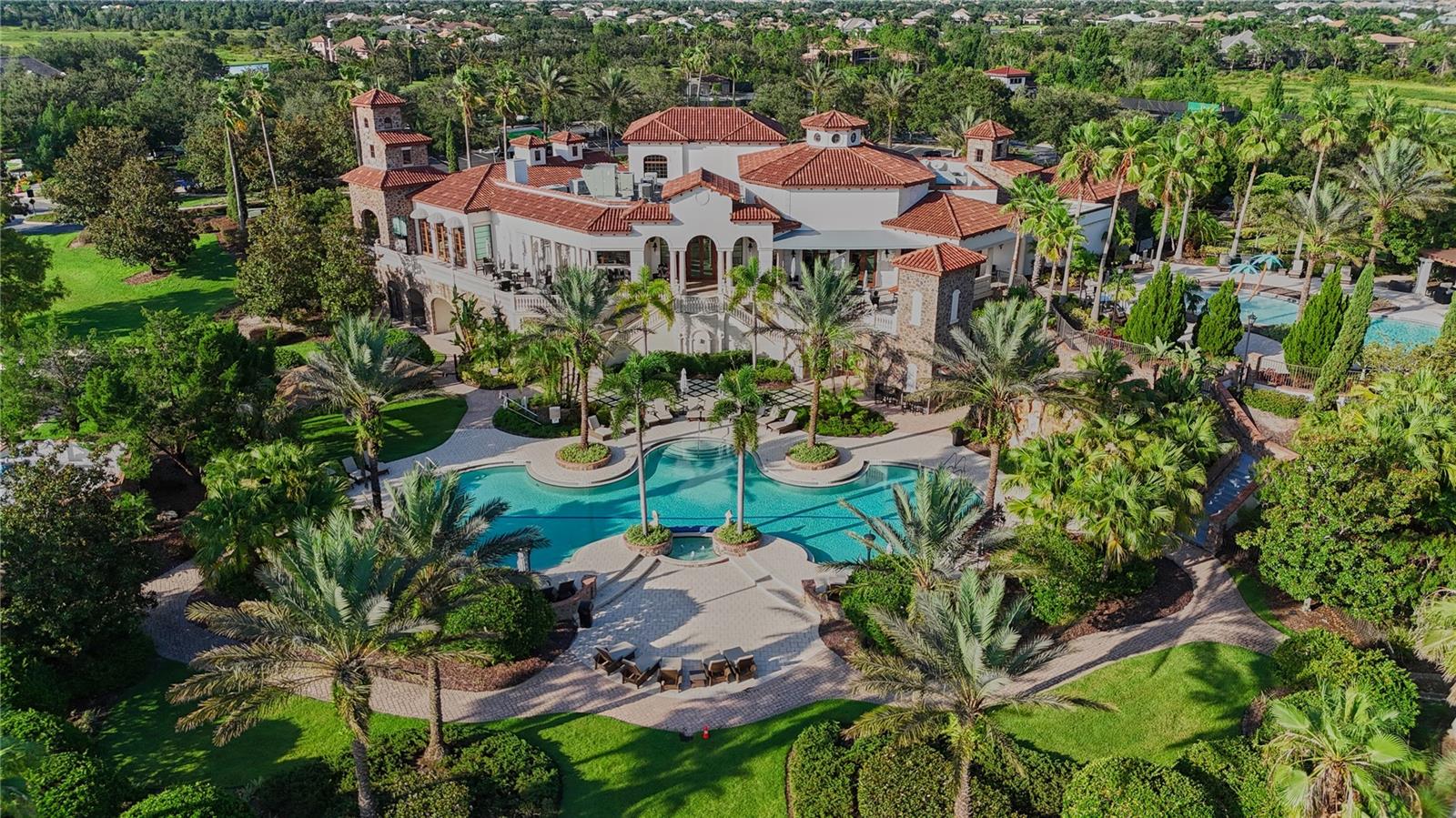 LAKE CLUB - Residential