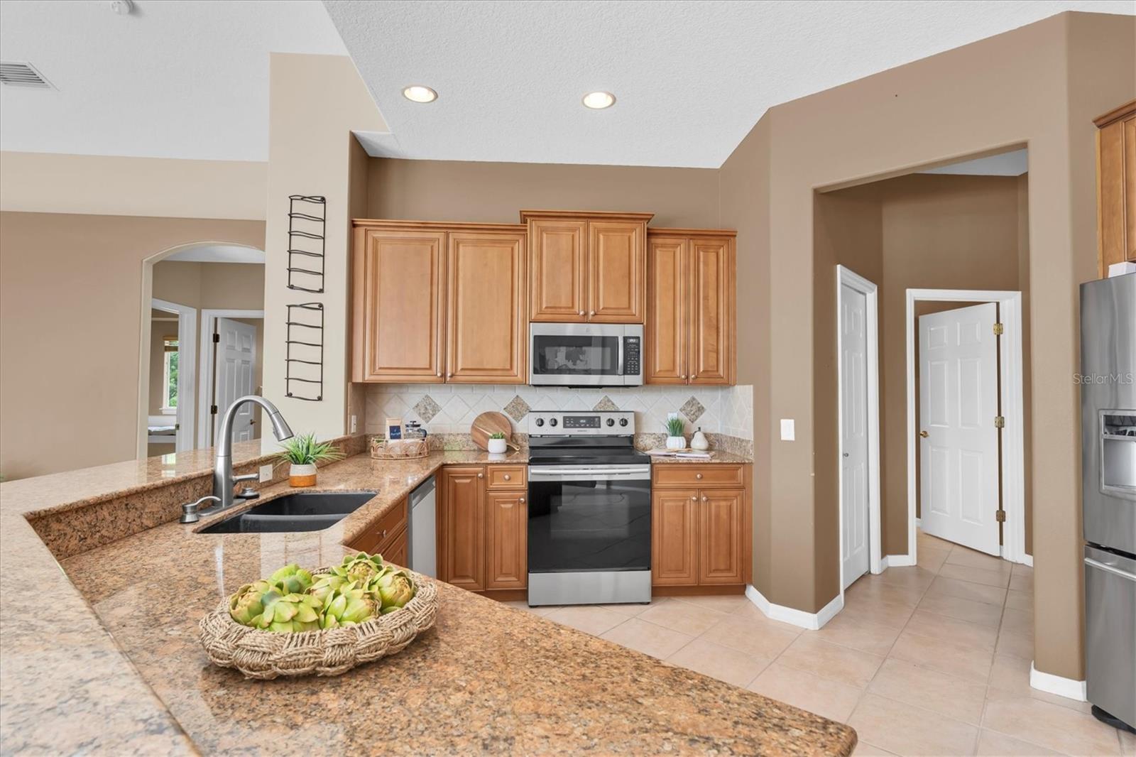 EAGLES COVE AT LAKE TARPON - Residential