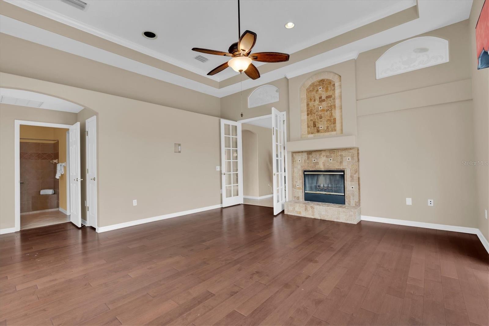 EAGLES COVE AT LAKE TARPON - Residential