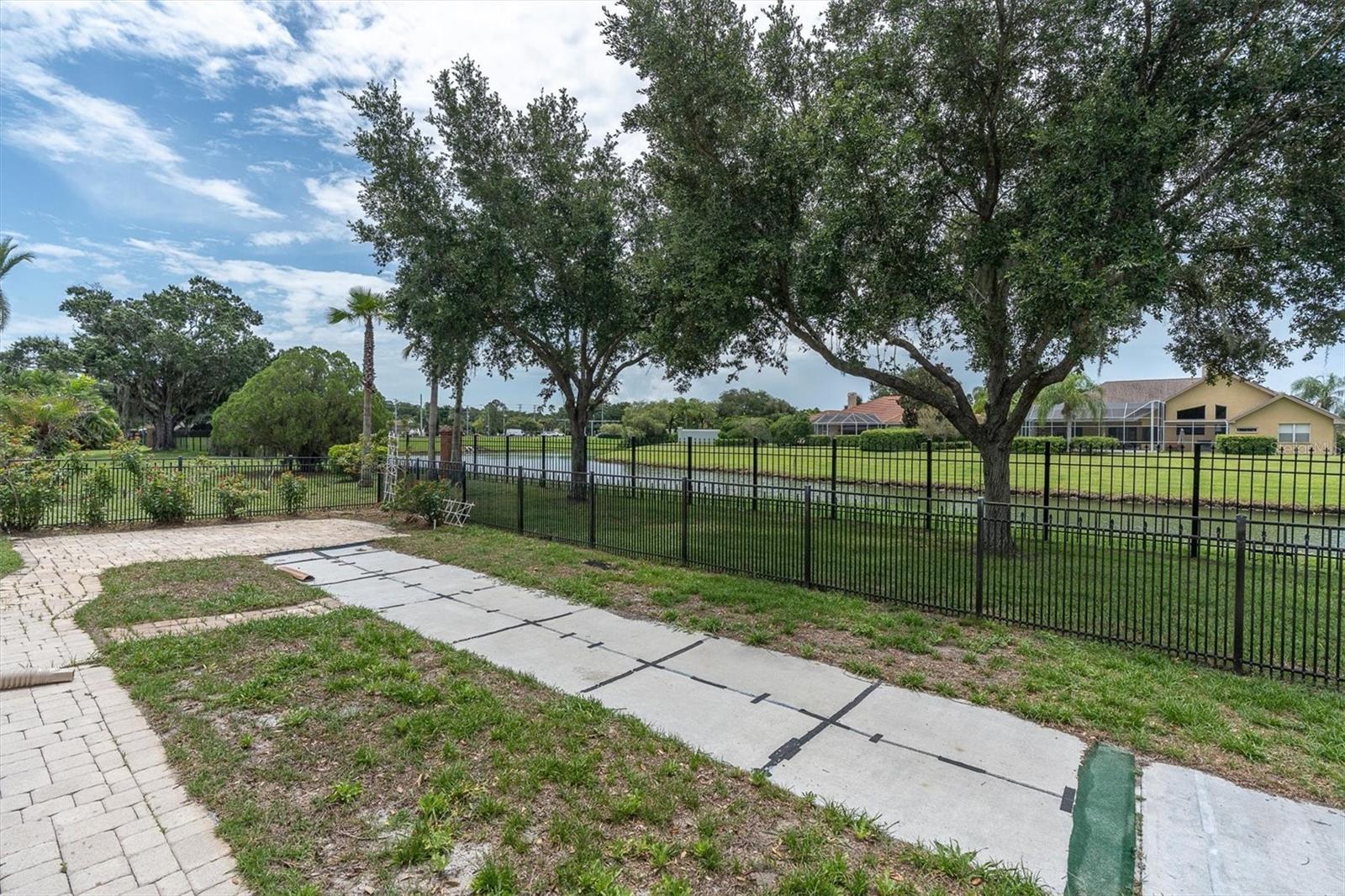 EAGLES COVE AT LAKE TARPON - Residential