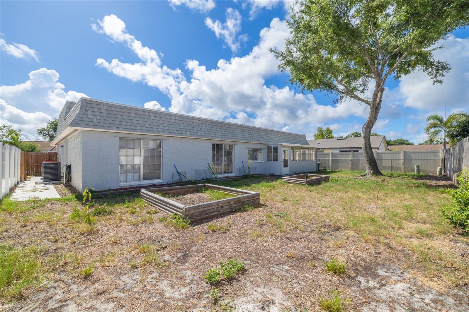 BEACON SQUARE - Residential
