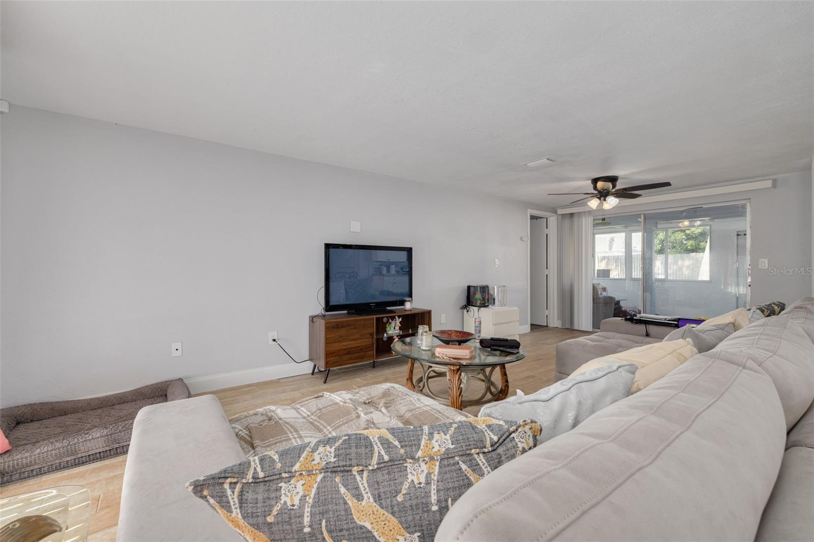 BEACON SQUARE - Residential