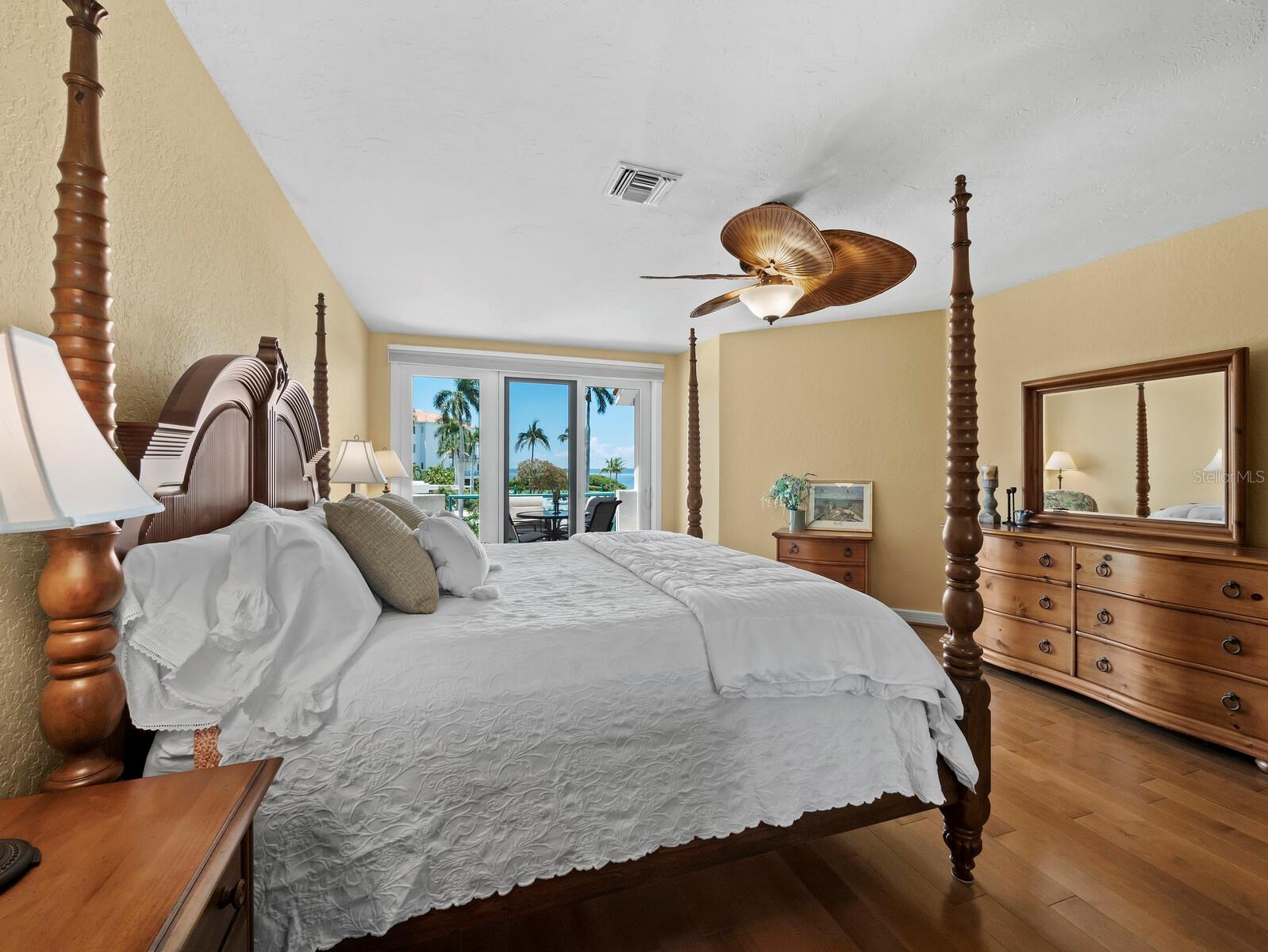 TANGERINE BAY CLUB - Residential