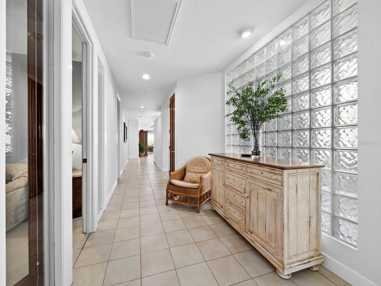TANGERINE BAY CLUB - Residential