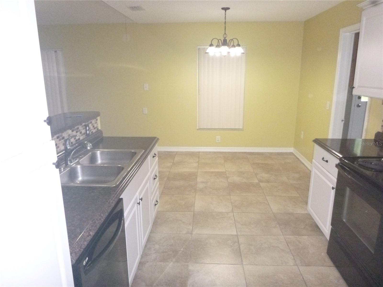 BLOOMINGDALE SEC D UNIT 02 - Residential Lease