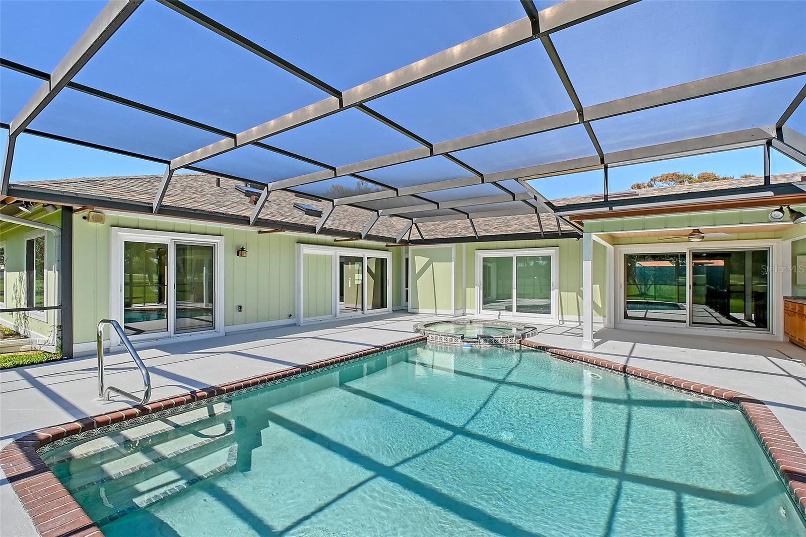 COUNTRY CLUB OF SARASOTA THE - Residential