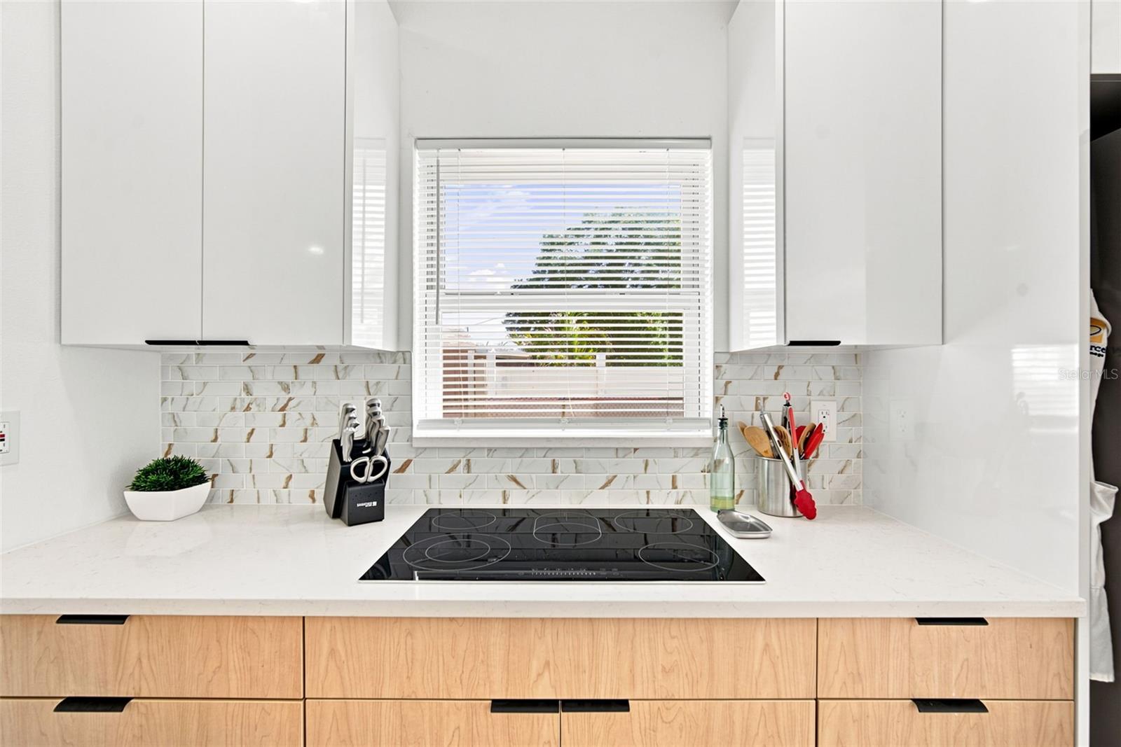 MEADOW LAWN 12TH ADD - Residential