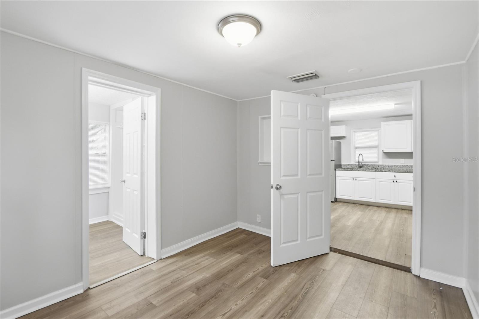 PRATHERS FOURTH ROYAL - Residential