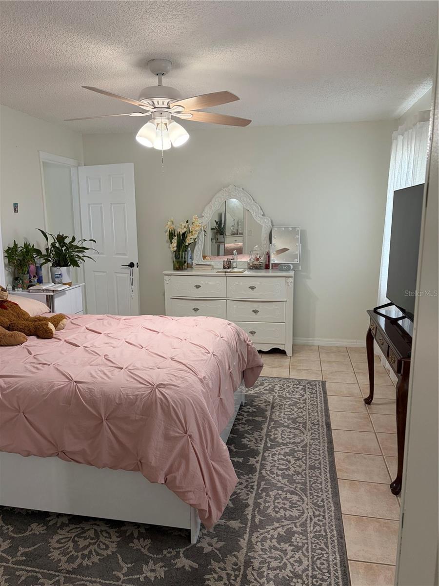 SUNNY GLEN PH 02 - Residential