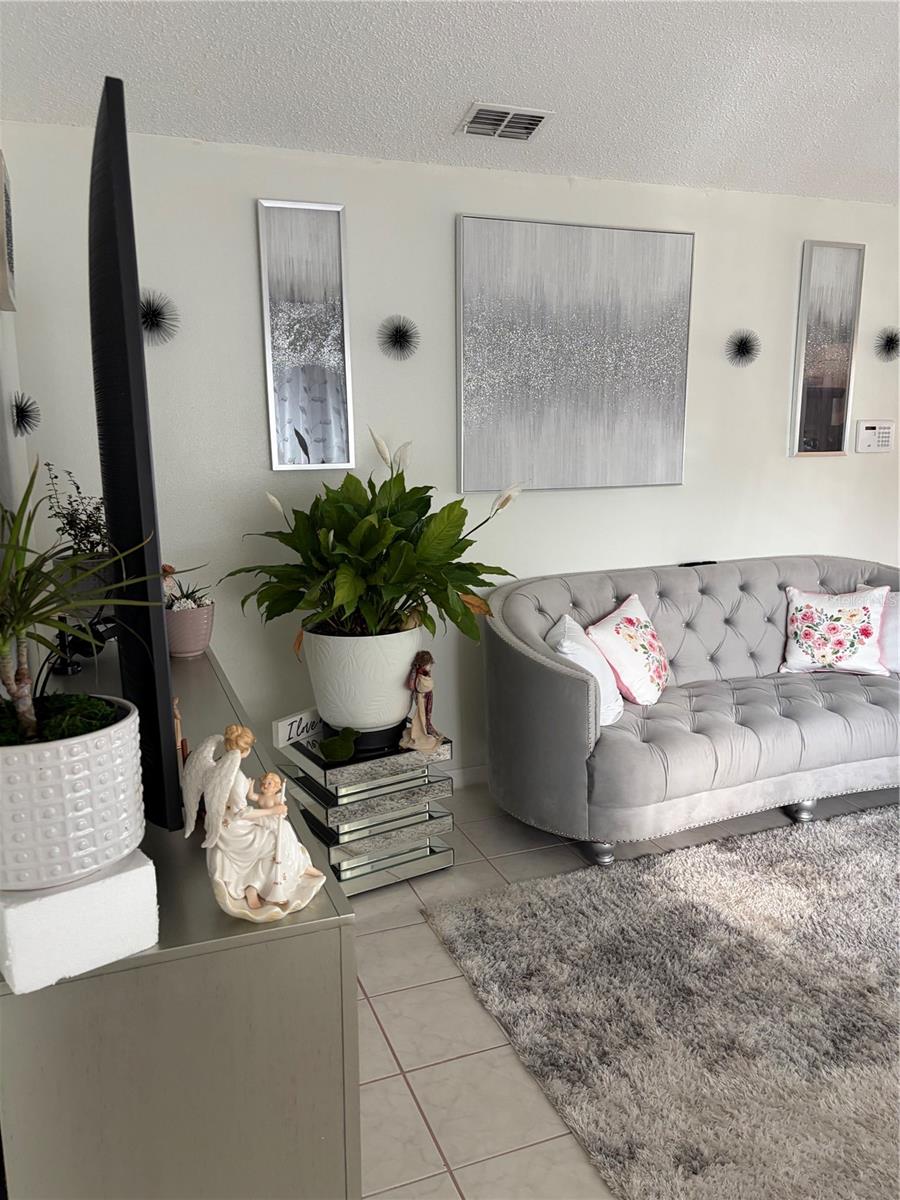 SUNNY GLEN PH 02 - Residential