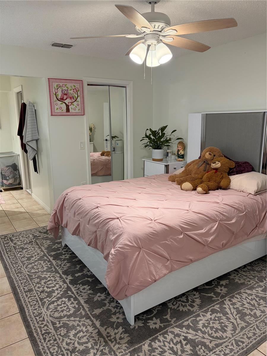 SUNNY GLEN PH 02 - Residential