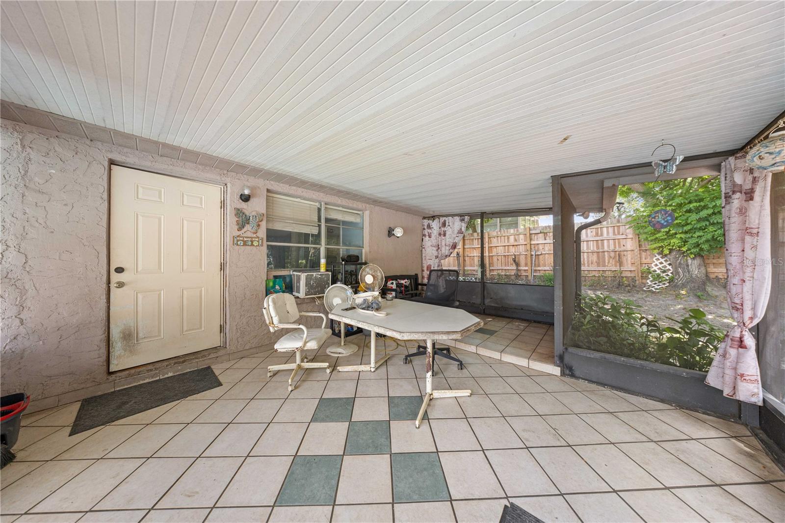 BEVERLY HILLS UNIT 3 - Residential