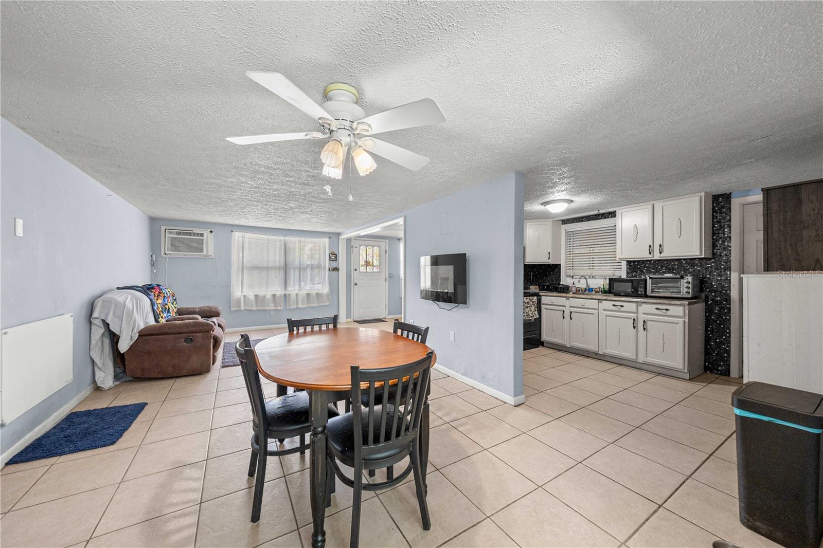 BEVERLY HILLS UNIT 3 - Residential