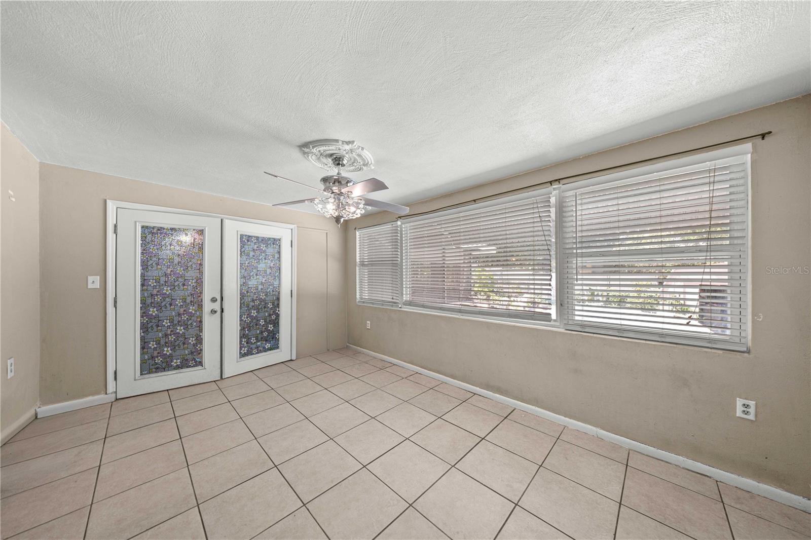 BEVERLY HILLS UNIT 3 - Residential