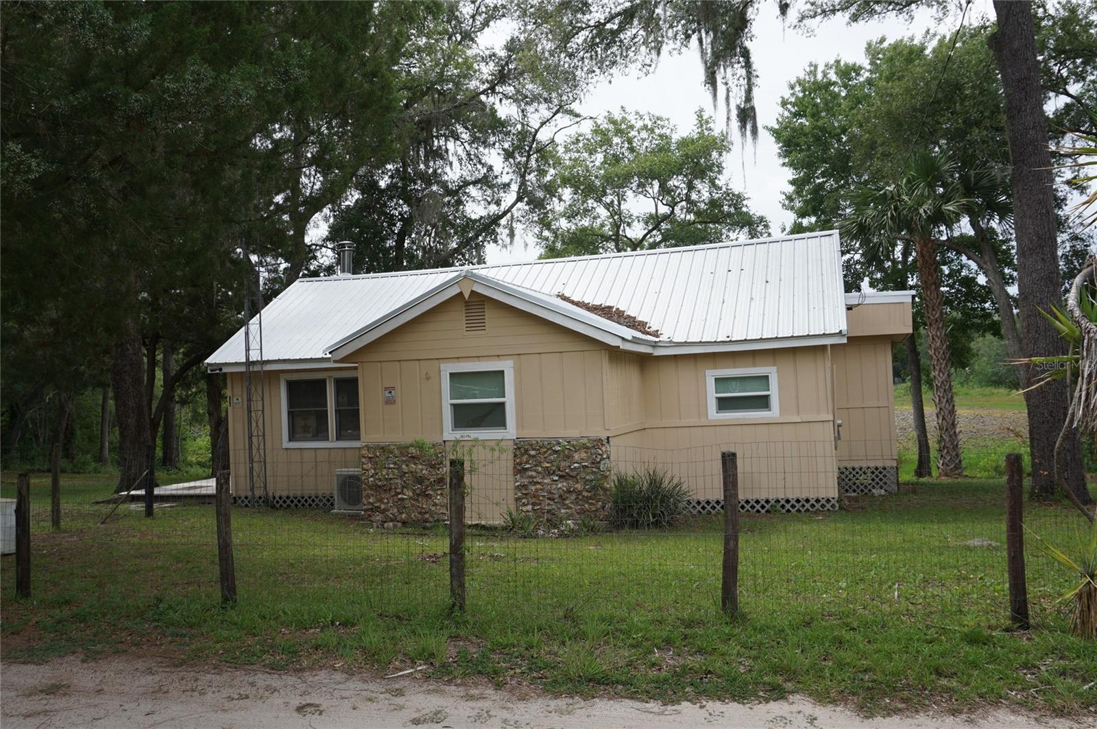 SILVER SPRINGS CAMPSITES - Residential