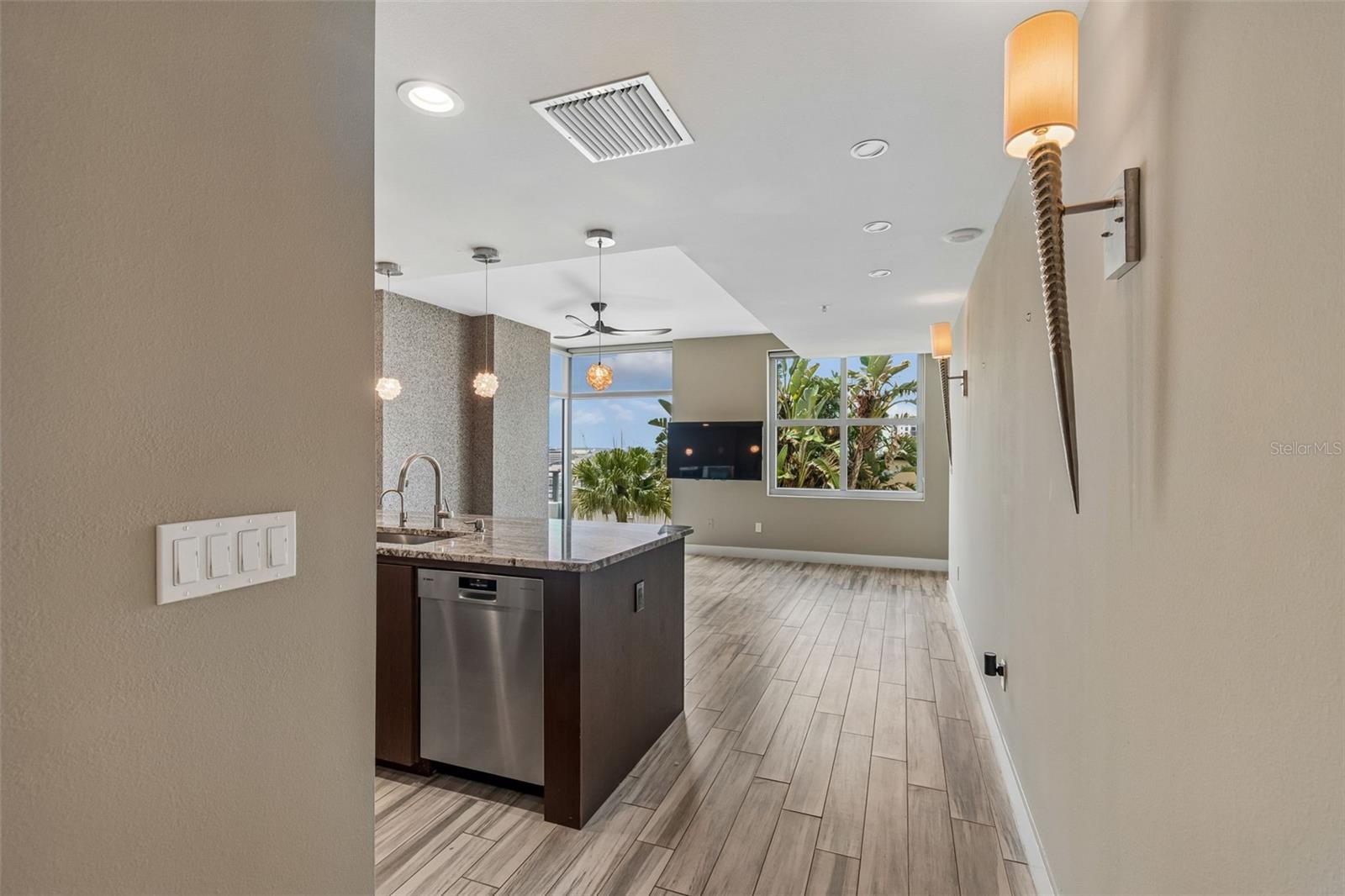 GRAND CENTRAL AT KENNEDY RESID - Residential