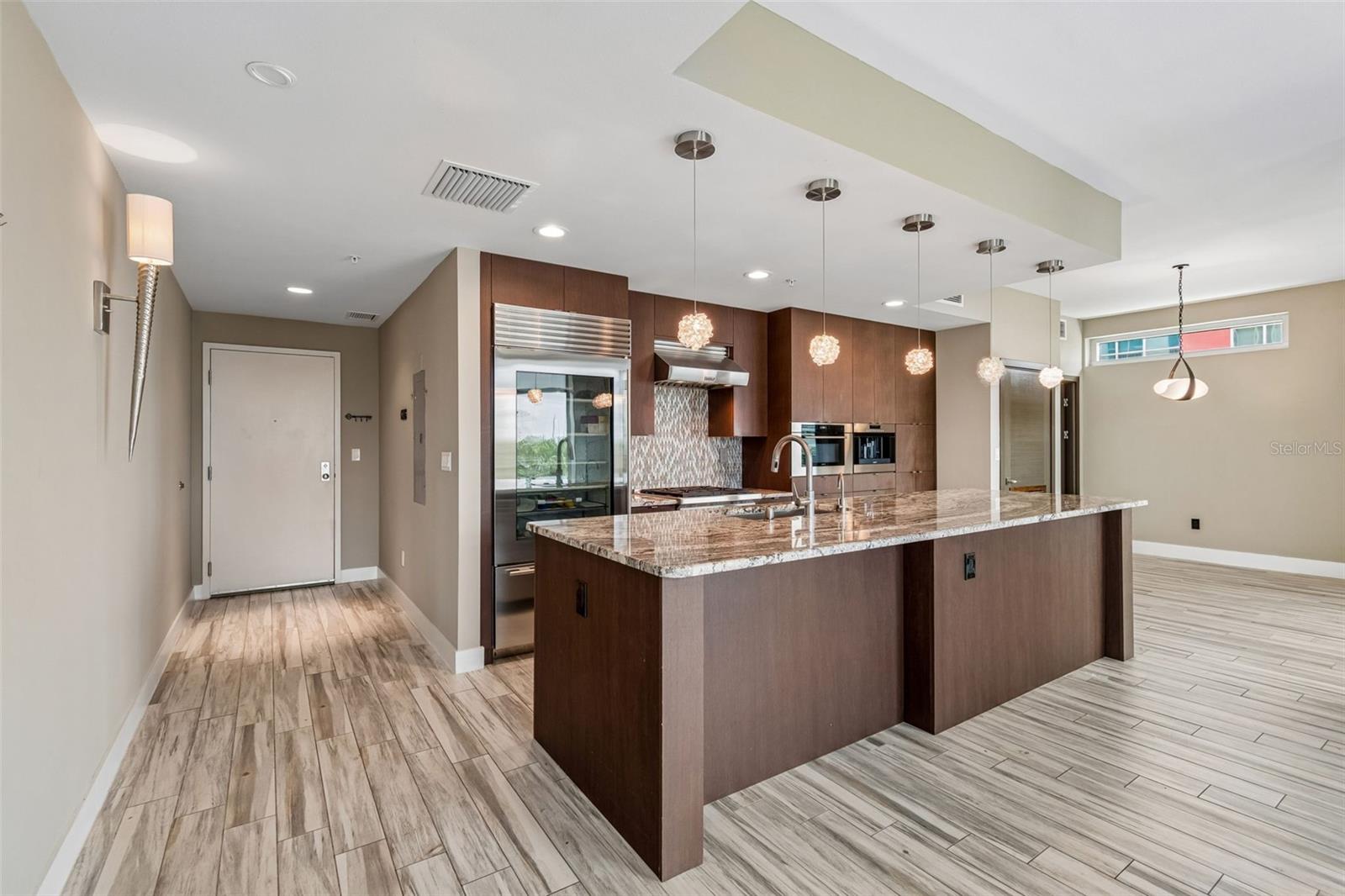 GRAND CENTRAL AT KENNEDY RESID - Residential