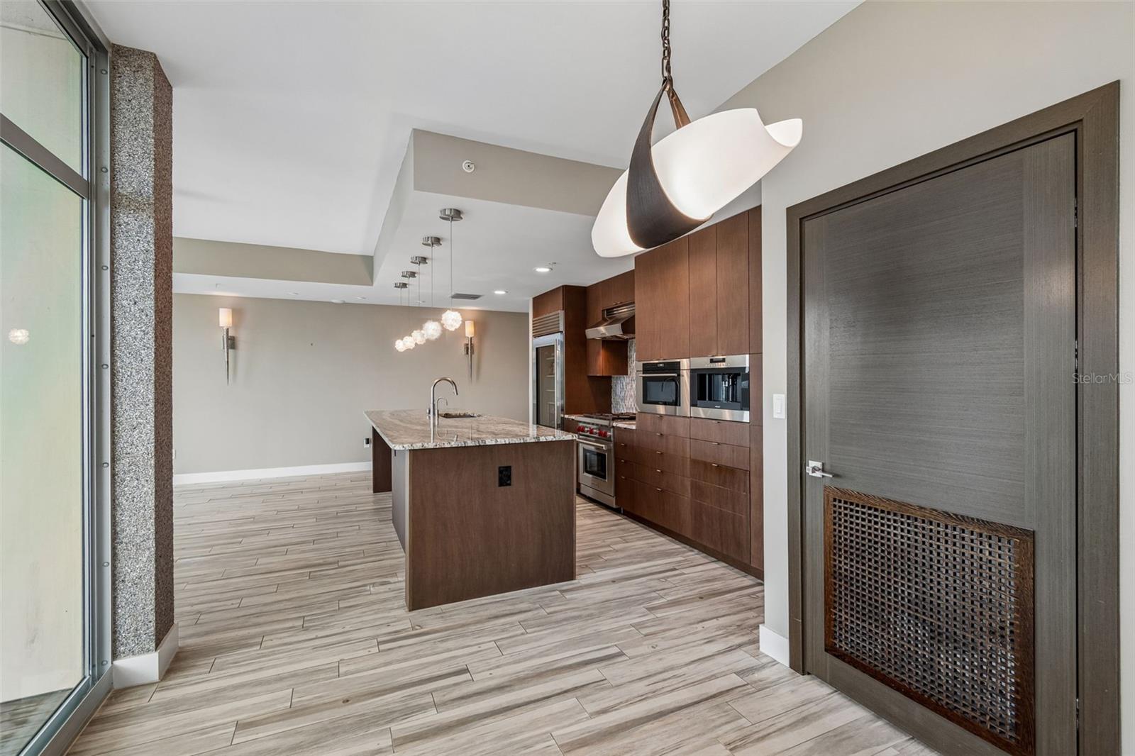 GRAND CENTRAL AT KENNEDY RESID - Residential
