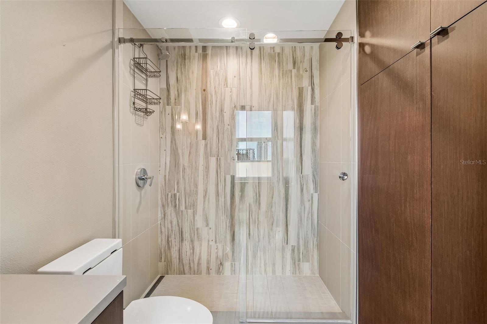 GRAND CENTRAL AT KENNEDY RESID - Residential