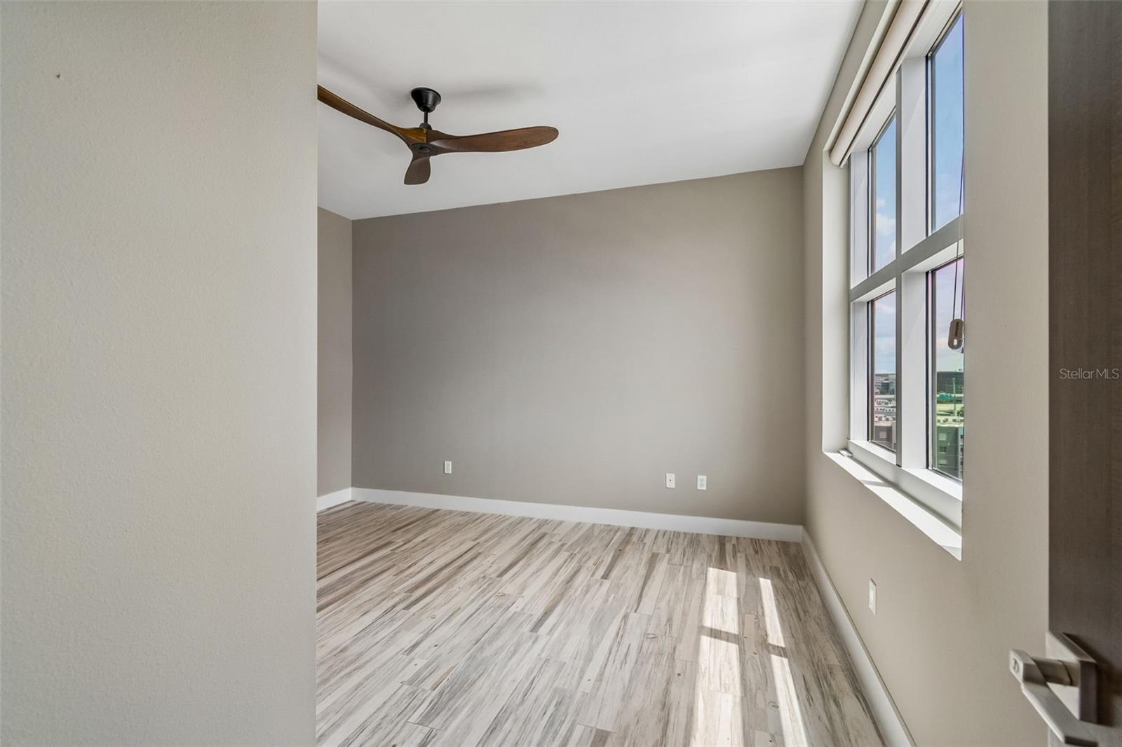 GRAND CENTRAL AT KENNEDY RESID - Residential