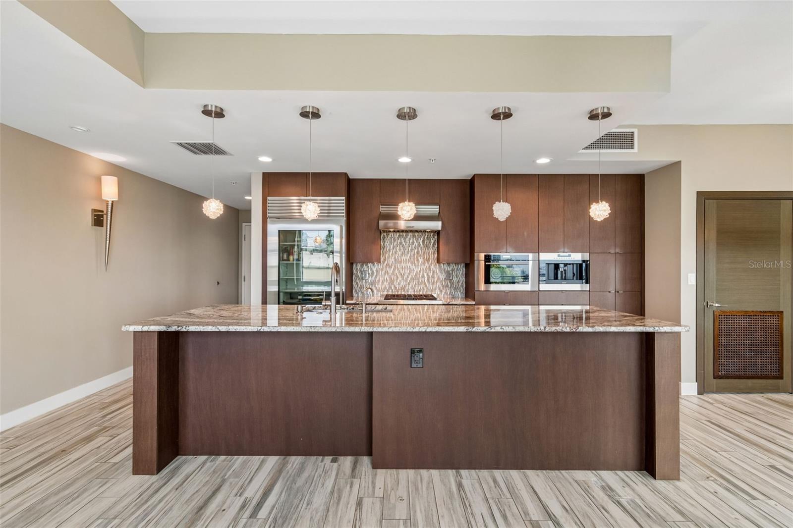 GRAND CENTRAL AT KENNEDY RESID - Residential
