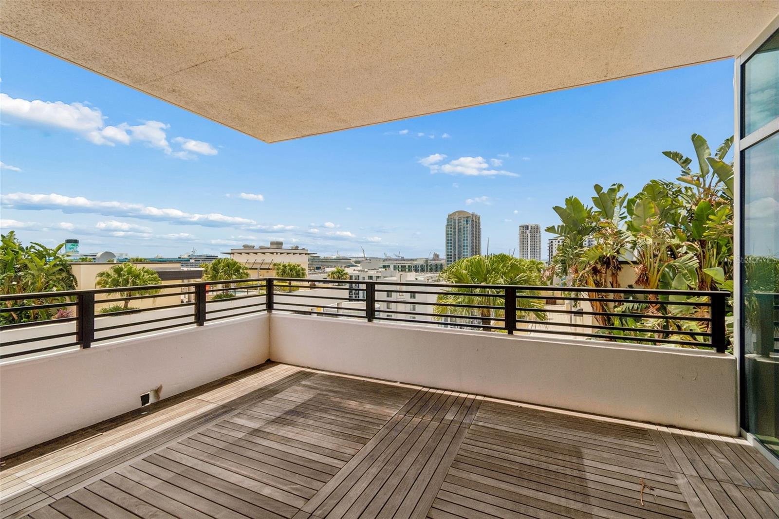 GRAND CENTRAL AT KENNEDY RESID - Residential