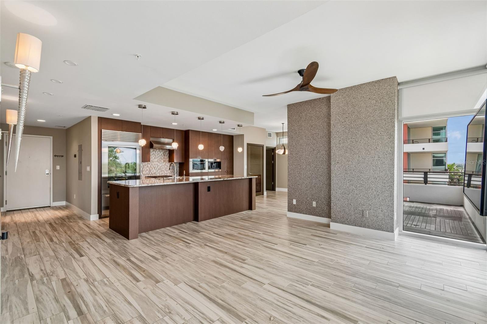 GRAND CENTRAL AT KENNEDY RESID - Residential