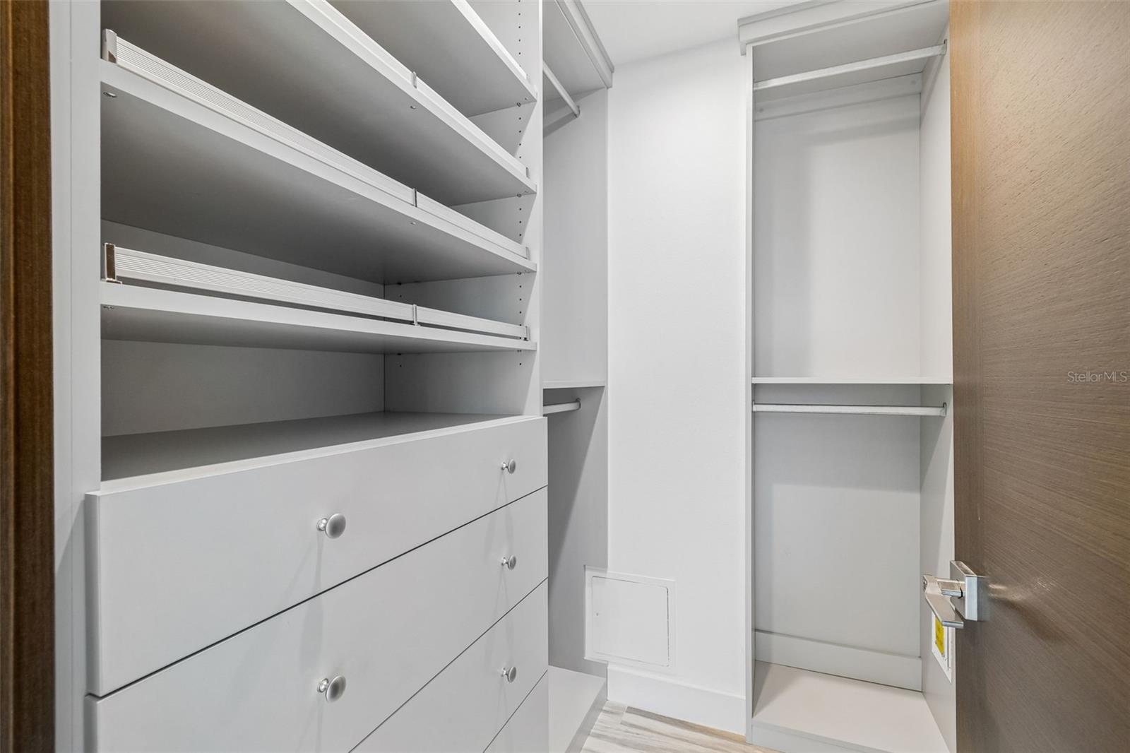 GRAND CENTRAL AT KENNEDY RESID - Residential