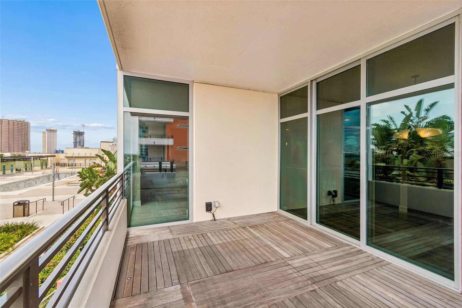 GRAND CENTRAL AT KENNEDY RESID - Residential