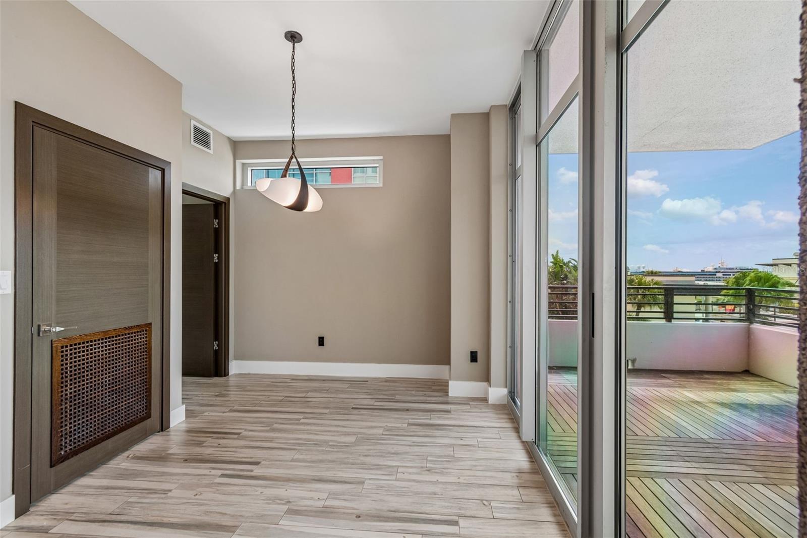 GRAND CENTRAL AT KENNEDY RESID - Residential