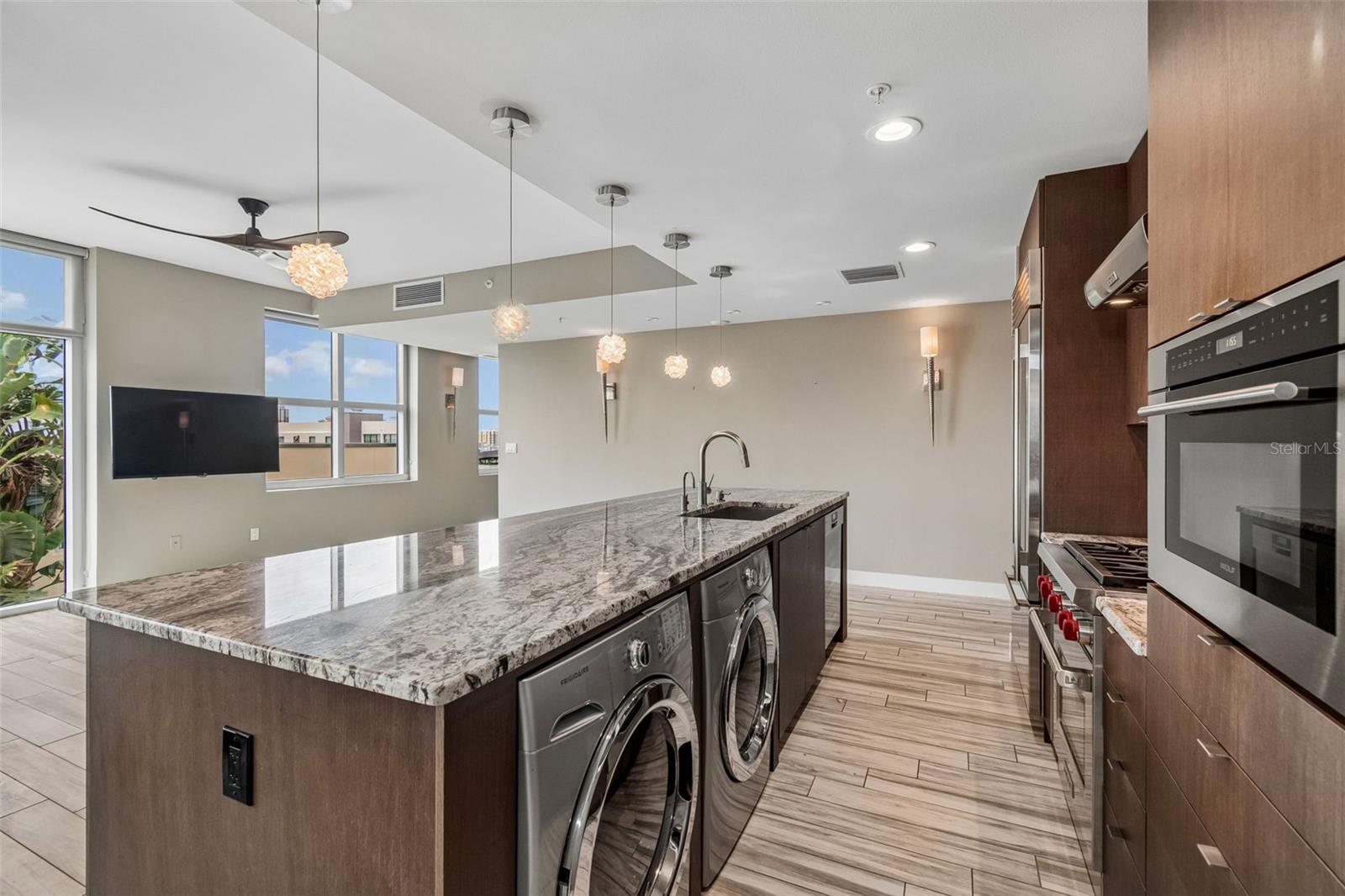 GRAND CENTRAL AT KENNEDY RESID - Residential