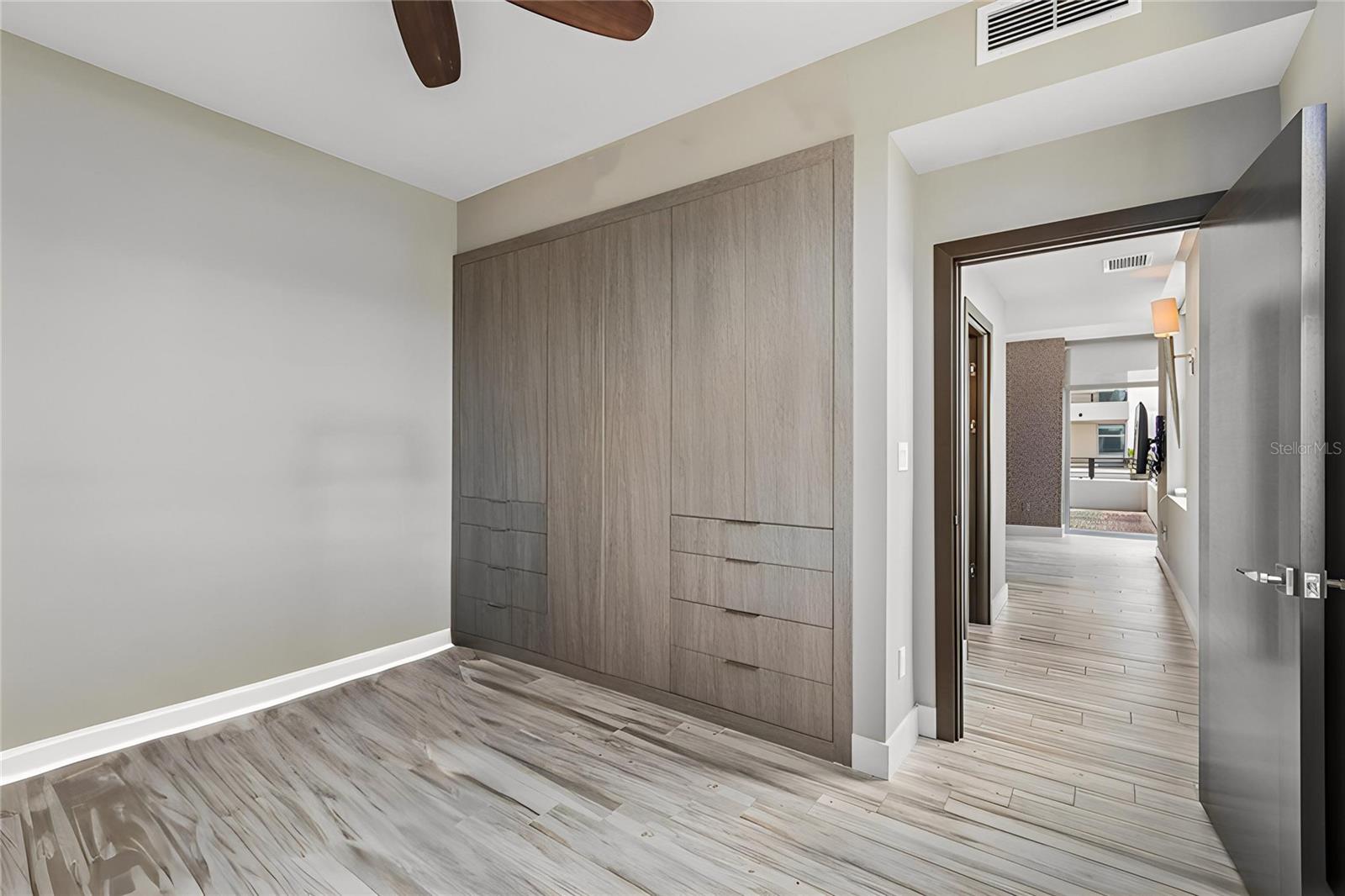 GRAND CENTRAL AT KENNEDY RESID - Residential