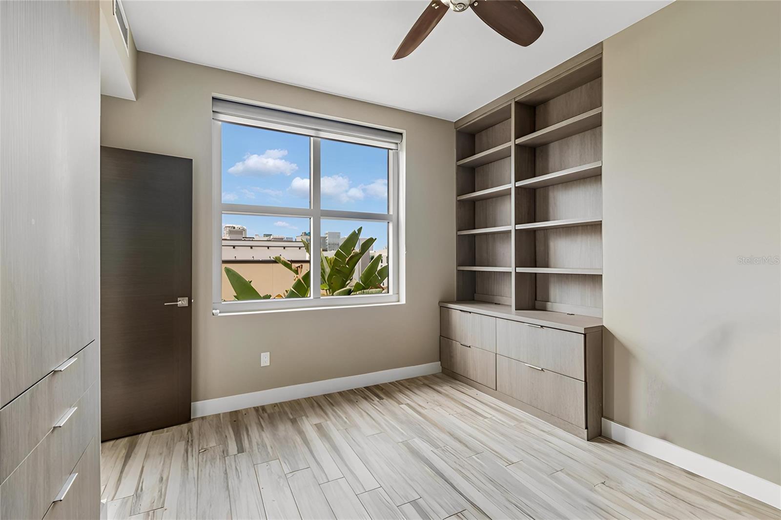 GRAND CENTRAL AT KENNEDY RESID - Residential