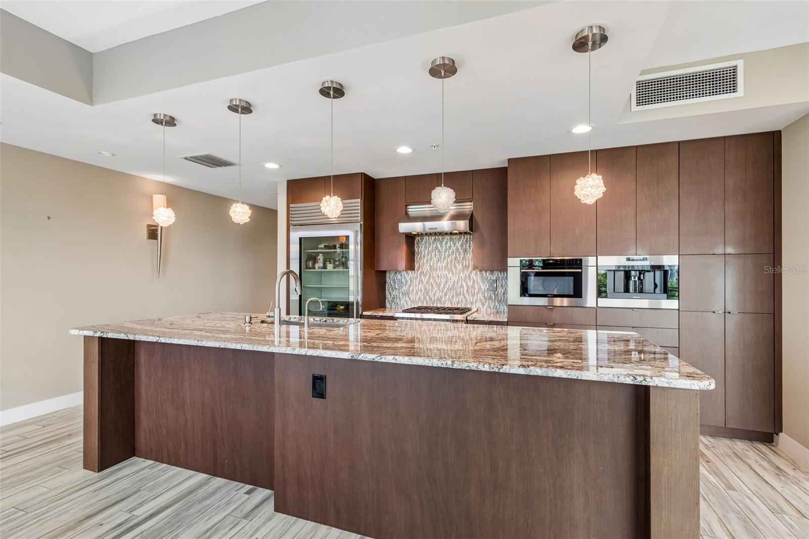 GRAND CENTRAL AT KENNEDY RESID - Residential