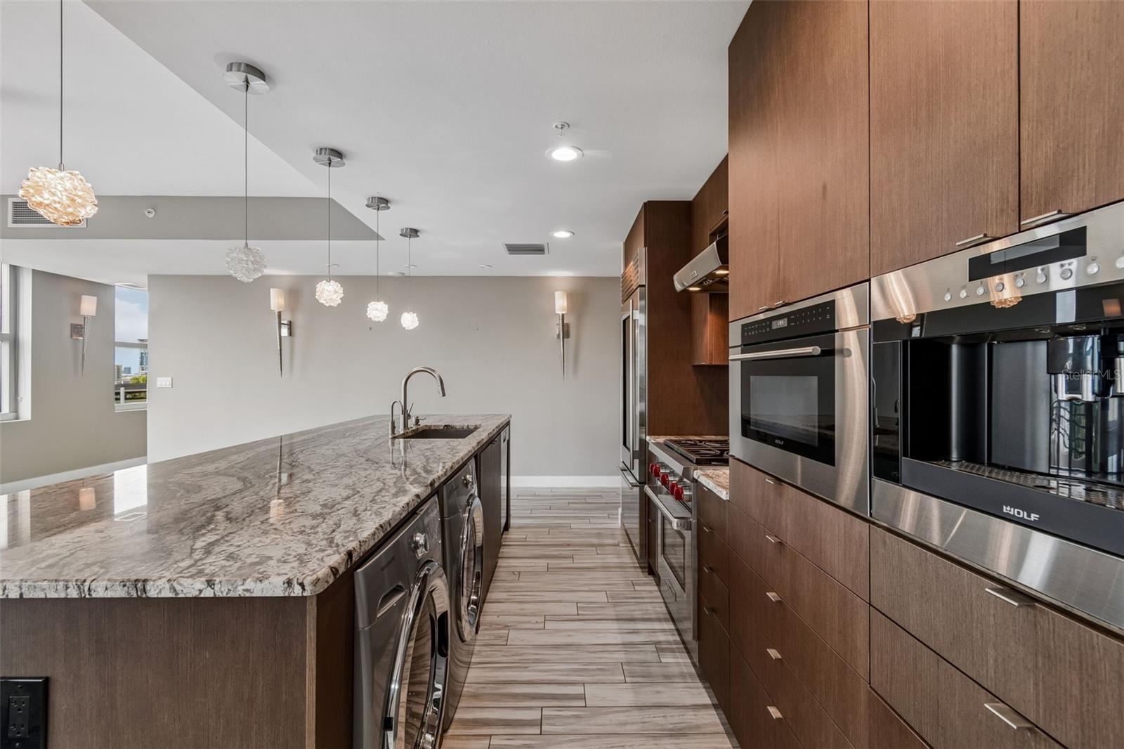 GRAND CENTRAL AT KENNEDY RESID - Residential