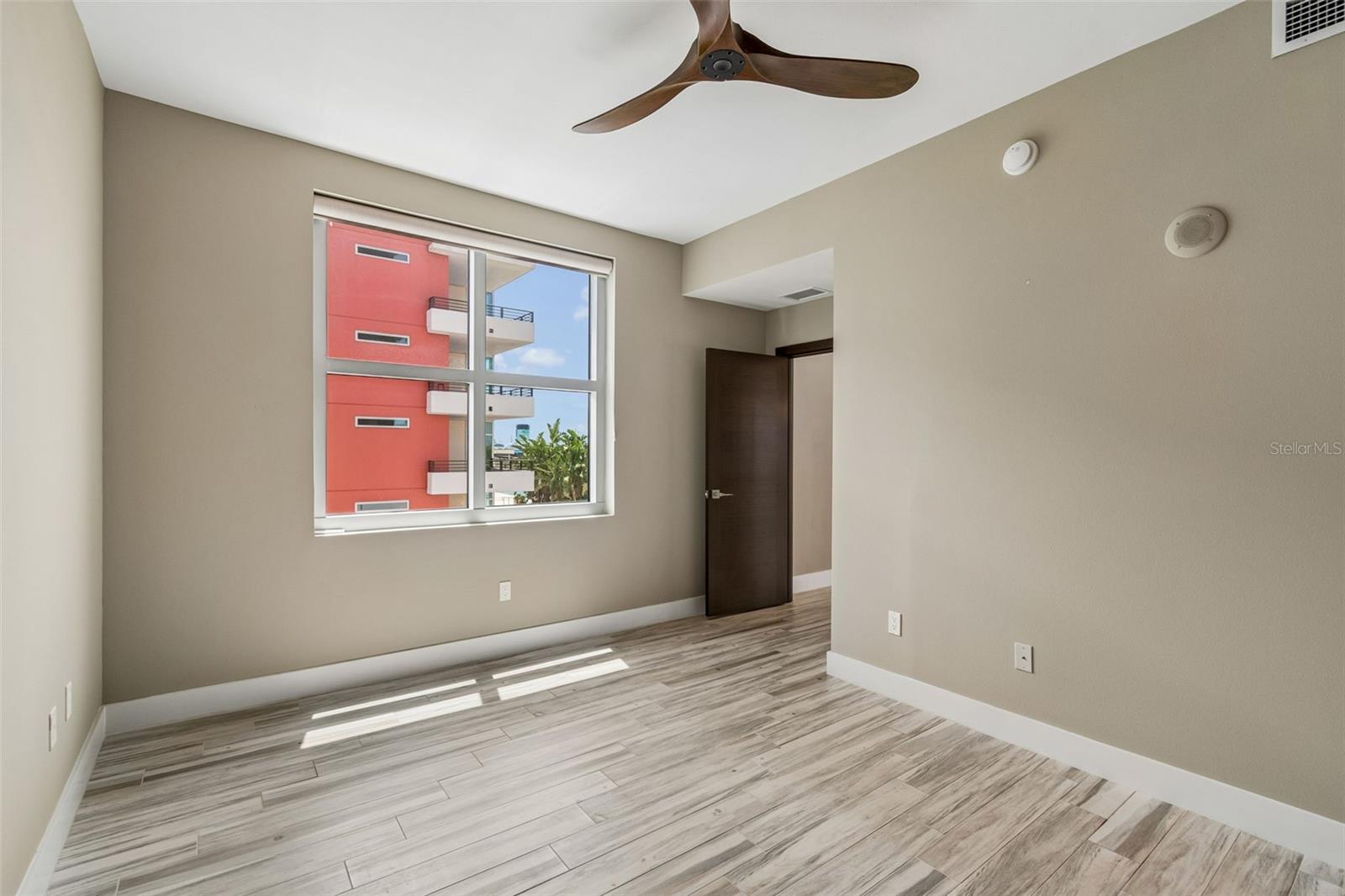 GRAND CENTRAL AT KENNEDY RESID - Residential