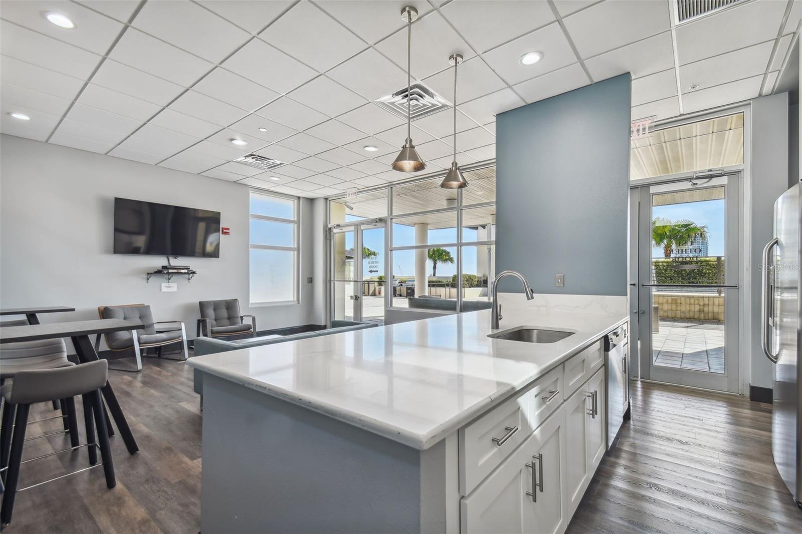 GRAND CENTRAL AT KENNEDY RESID - Residential