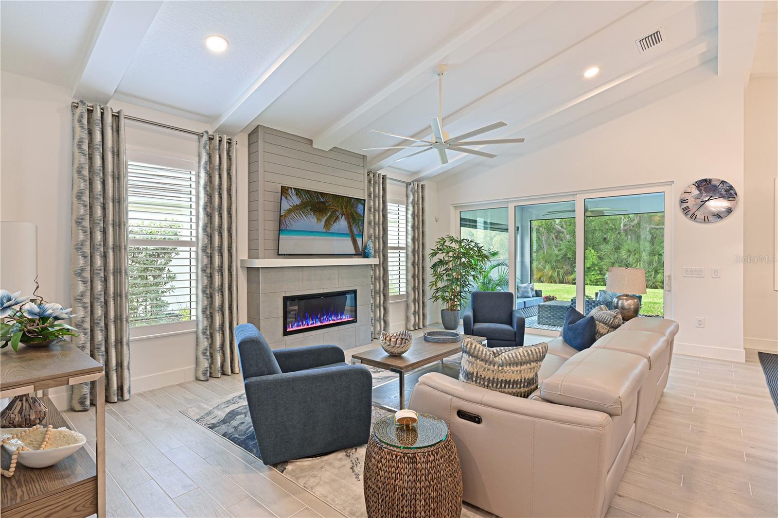 LAKEHOUSE COVE AT WATERSIDE PH 5 - Residential
