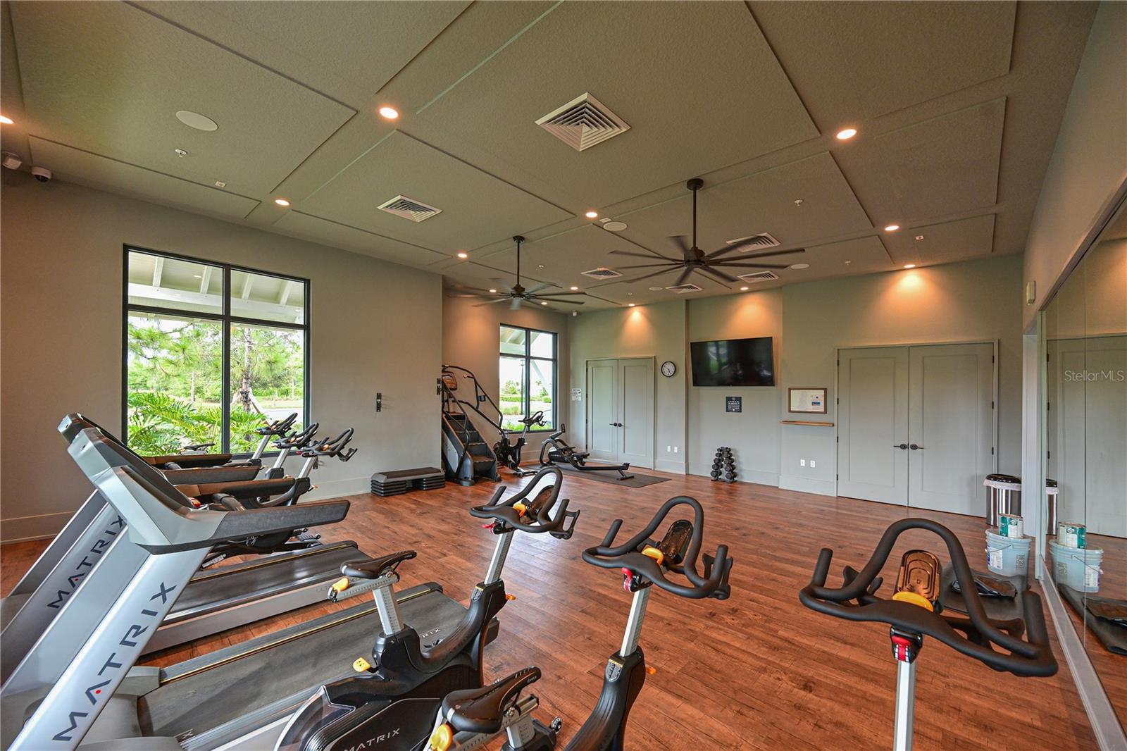 LAKEHOUSE COVE AT WATERSIDE PH 5 - Residential