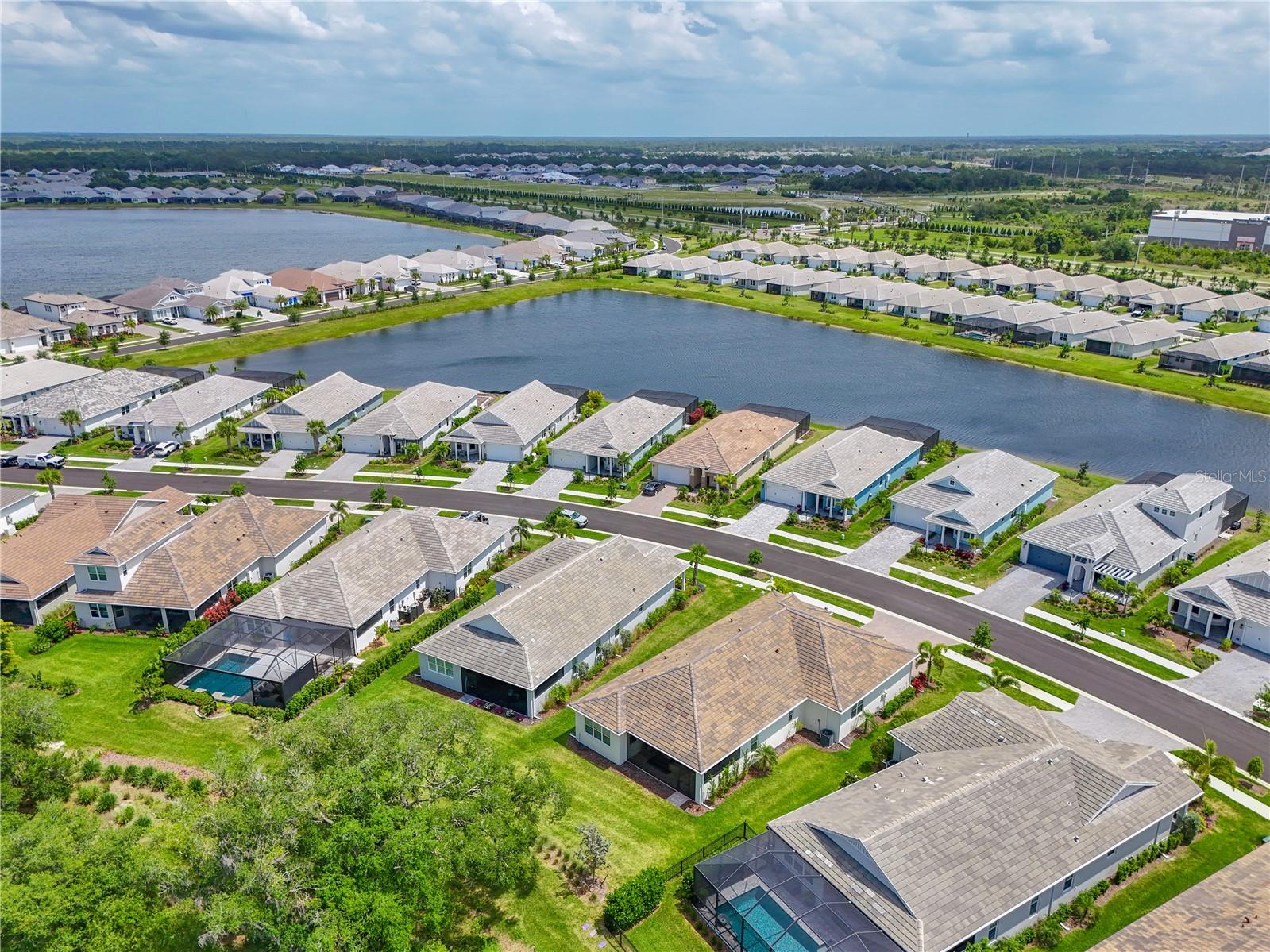 LAKEHOUSE COVE AT WATERSIDE PH 5 - Residential