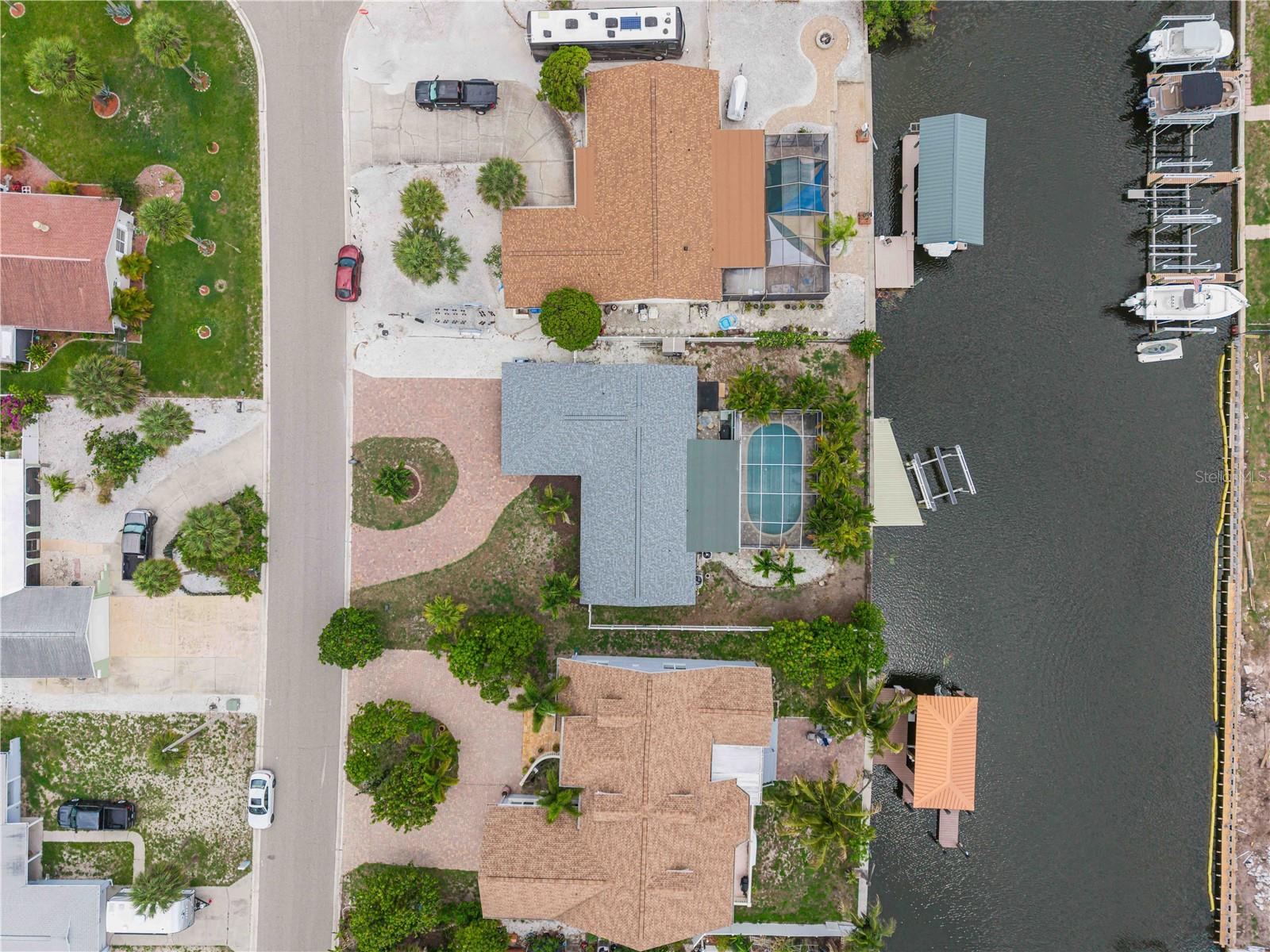 APOLLO BEACH UNIT 08 A RESUBDIVISION OF LOTS 1-13 - Residential