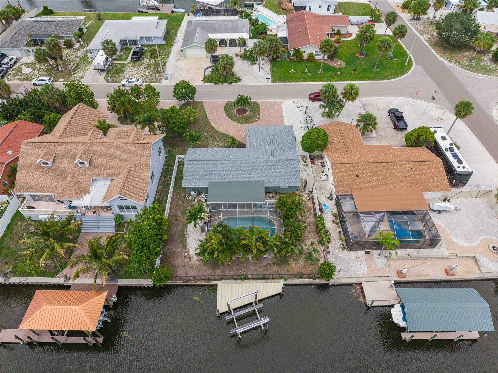 APOLLO BEACH UNIT 08 A RESUBDIVISION OF LOTS 1-13 - Residential