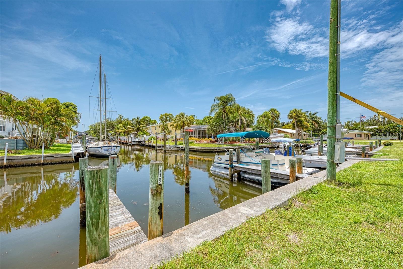 PINE COVE BOAT - Land