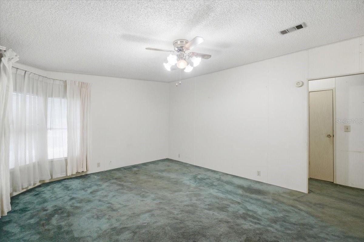 FOXWOOD LAKE ESTATES - Residential